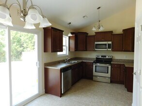 300 Church Hill Ct in New Bern, NC - Building Photo - Building Photo