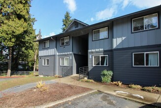 Silverwood Apartments in Salem, OR - Building Photo - Building Photo