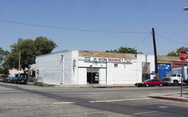 2321-2339 Hooper Ave in Los Angeles, CA - Building Photo - Building Photo