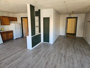 141 N Main St, Unit 203 in Orrville, OH - Building Photo - Building Photo