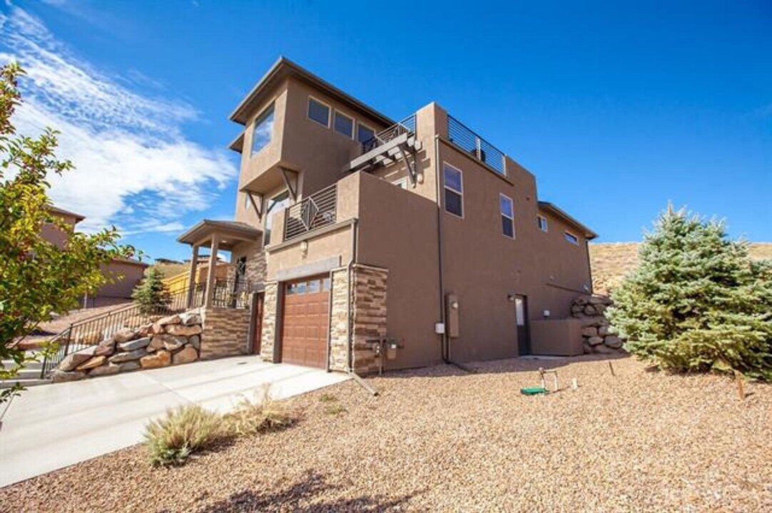 207 Secret Canyon Court in Grand Junction, CO - Building Photo