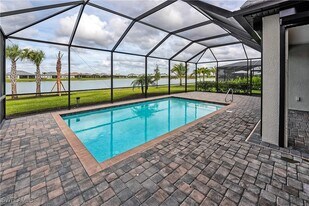 19576 The Pl Blvd in Estero, FL - Building Photo