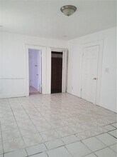 559 NW 44th St in Miami, FL - Building Photo - Building Photo