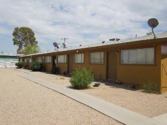 Country Manor in Phoenix, AZ - Building Photo