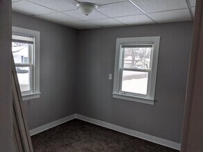 609 1st St E in Independence, IA - Building Photo - Building Photo