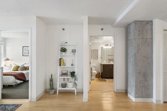 z-051425-Russell Hall in Seattle, WA - Building Photo - Building Photo