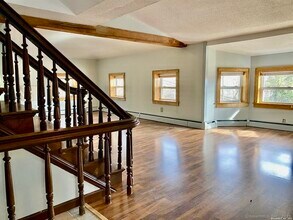 70 Skinner St-Unit -3rd floor in East Hampton, CT - Building Photo - Building Photo