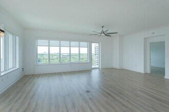 100 S Eola Dr in Orlando, FL - Building Photo - Building Photo