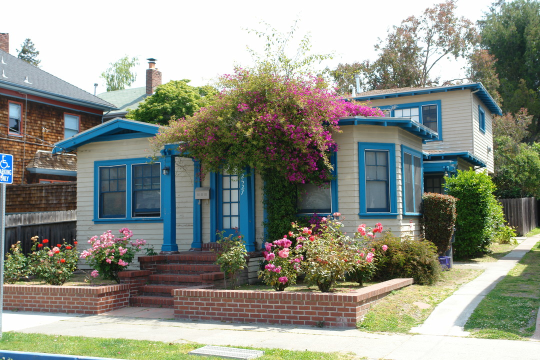 2529 Dana St in Berkeley, CA - Foto de edificio