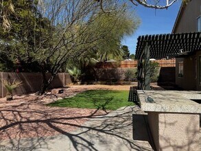 237 Hanley Way in Henderson, NV - Building Photo - Building Photo
