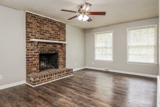 8060 Nantuckett Ave in North Charleston, SC - Building Photo - Building Photo