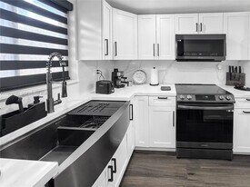 110 SW 108th Ave in Miami, FL - Building Photo