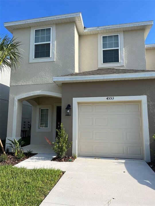 4553 Teoli Ct in Kissimmee, FL - Foto de edificio