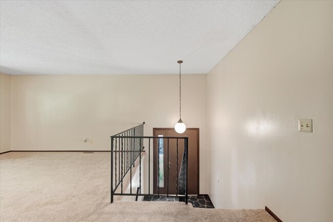 419 Butler Ave E in West St. Paul, MN - Building Photo - Building Photo
