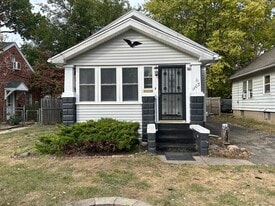 1107 E Seneca Pl in Peoria, IL - Building Photo