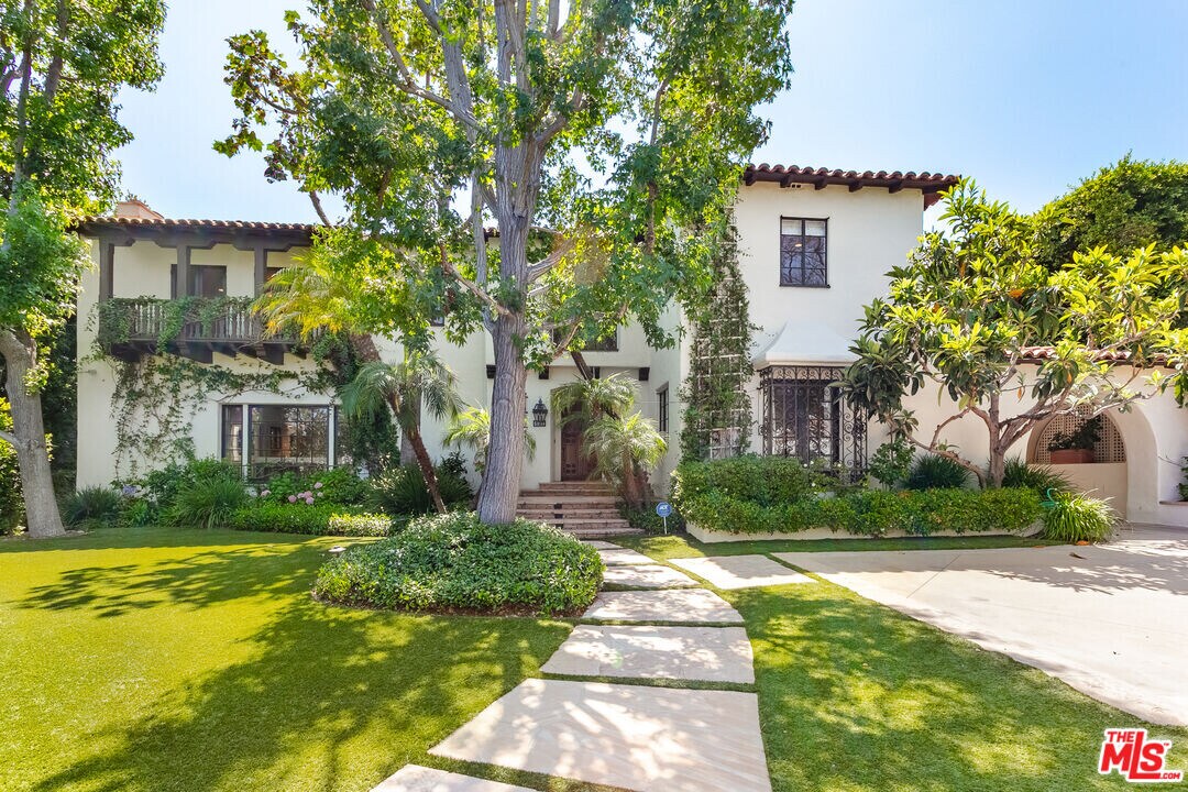 627 Alta Dr in Beverly Hills, CA - Building Photo