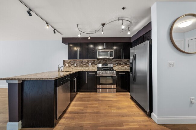 5711 Jefferson St in West New York, NJ - Building Photo - Building Photo