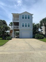 13414 Binnacle Way in Galveston, TX - Building Photo
