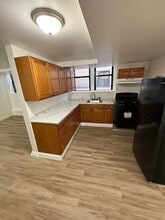 214 Glenwood Ave, Unit APT 405 in East Orange, NJ - Building Photo - Building Photo