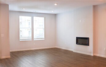 483 Crown Dr in Emerson, GA - Building Photo - Building Photo