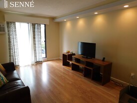 2350 Massachusetts Ave, Unit 24 in Cambridge, MA - Building Photo