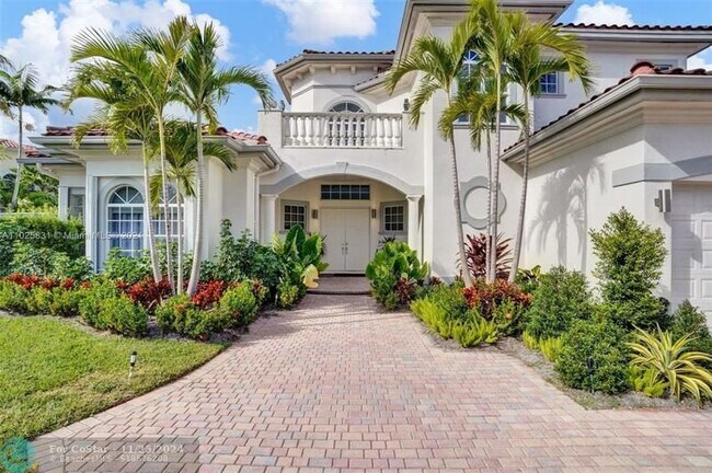 1061 Harbor Ct in Hollywood, FL - Building Photo - Building Photo