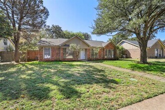2024 Hawken Dr in Plano, TX - Foto de edificio - Building Photo