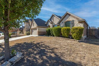 8727 Hideout Bnd in San Antonio, TX - Building Photo - Building Photo