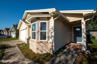 2080 Tanager Dr in Orange Park, FL - Building Photo - Building Photo