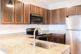 3221 Redhawk St in Coralville, IA - Building Photo - Building Photo