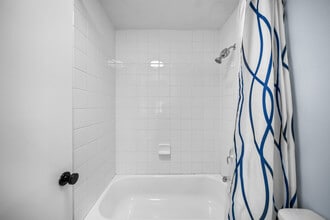 8300 Manitoba St, Unit 216 in Playa Del Rey, CA - Building Photo - Building Photo