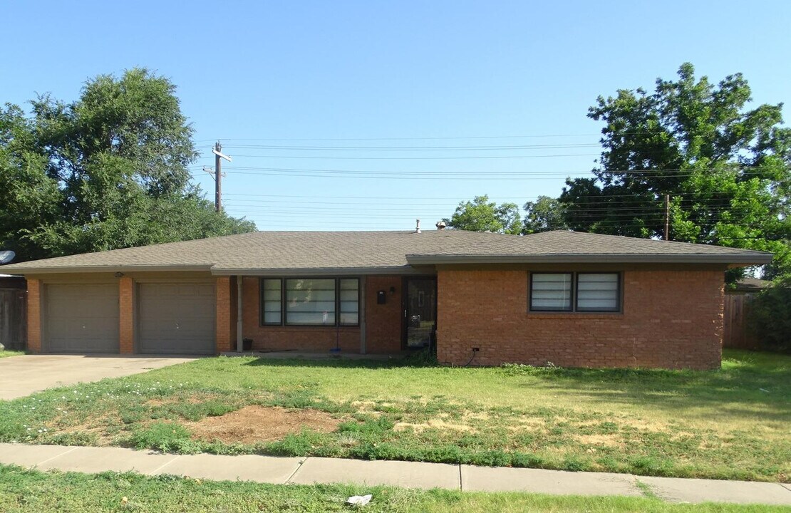 4920 17th St in Lubbock, TX - Building Photo