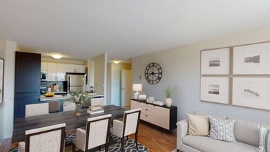 Avalon Park in Ottawa, ON - Building Photo - Building Photo
