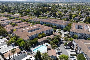 Bella Villagio in San Jose, CA - Building Photo