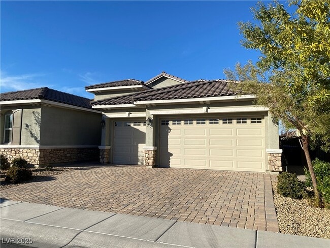 property at 3120 Pavilio Dr
