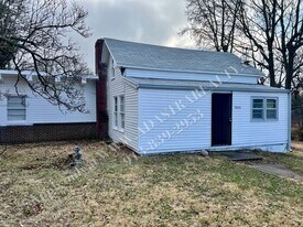 9603 East 35th St S in Independence, MO - Building Photo