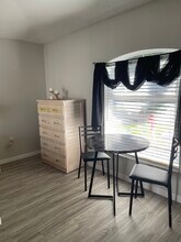 1061 Jaybee Ave, Unit Efficiency Apartment in Davenport, FL - Foto de edificio - Building Photo