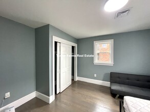 3 Grafton St, Unit 1 in Boston, MA - Building Photo - Building Photo