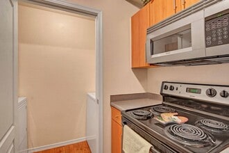 Acclaim in Phoenix, AZ - Building Photo - Building Photo