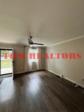 2121 Christner St in Burton, MI - Foto de edificio - Building Photo