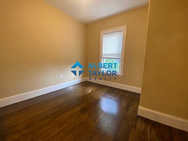 1568 Tremont St, Unit 1 in Boston, MA - Building Photo - Building Photo