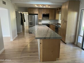 601 E Forest Hills Dr in Phoenix, AZ - Building Photo - Building Photo