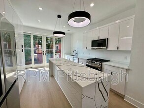 1407 Sarah St in Pittsburgh, PA - Building Photo - Building Photo