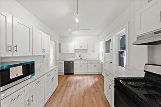 120 Keeney St, Unit 2 in Evanston, IL - Building Photo - Building Photo
