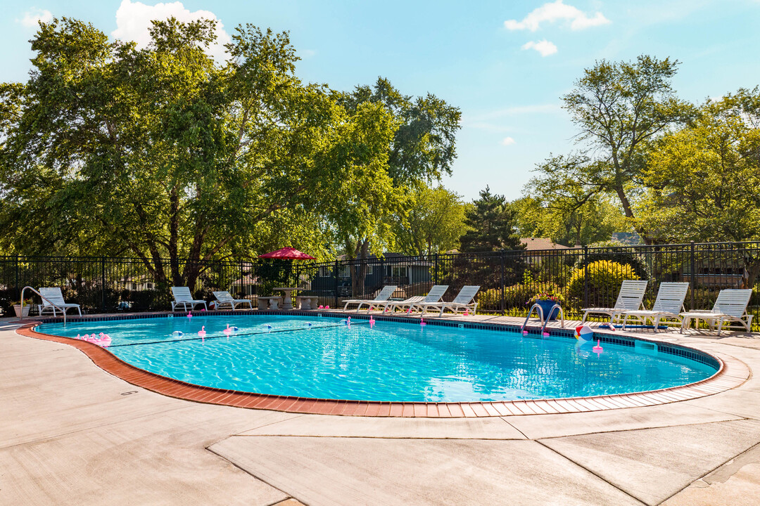 Woodridge Apartments in Omaha, NE - Foto de edificio