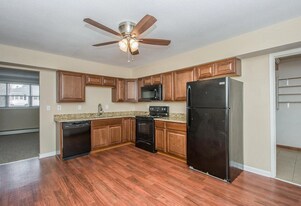 206 3rd Ave SE in Altoona, IA - Building Photo