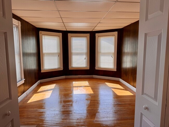 123 Center St, Unit 123 in Manchester, CT - Foto de edificio - Building Photo