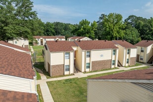 The Retreat at Lakeside Apartments in Jackson, MS - Building Photo