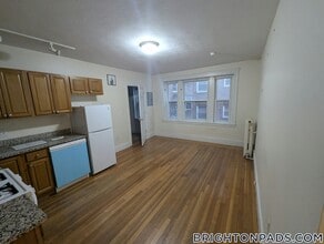 1615 Commonwealth Ave, Unit 11 in Boston, MA - Building Photo - Building Photo
