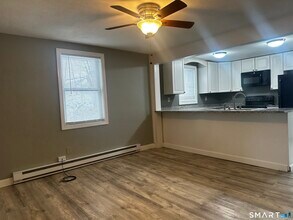 4 Eastview Dr in New Milford, CT - Building Photo - Building Photo